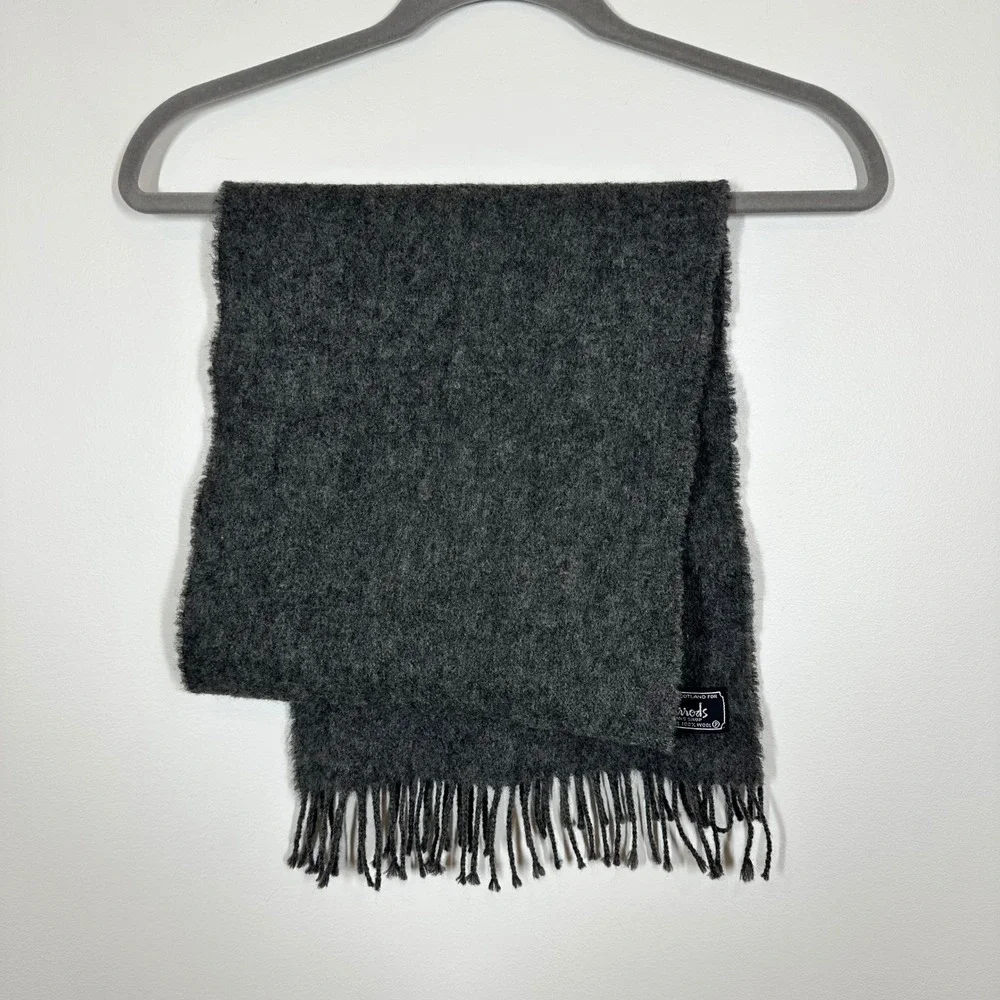 Harrods Scarf Mens Gray 100% Wool England Fringe Embroidered Logo Classic Luxury